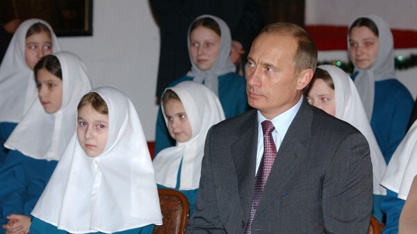 Фотография Владимира Путина в Спасо-Евфимиевом монастыре в Суздале, опубликованная на сайте 20.kremlin.ru Фотография Владимира Путина в Спасо-Евфимиевом монастыре в Суздале, опубликованная на сайте 20.kremlin.ru