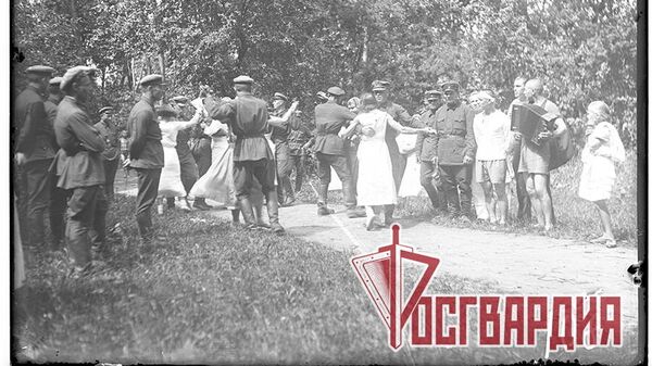 Фотография, обнаруженная во время реконструкции одного из зданий Отдельной дивизии оперативного назначения имени Ф.Э. Дзержинского войск национальной гвардии России Фотография, обнаруженная во время реконструкции одного из зданий Отдельной дивизии оперативного назначения имени Ф.Э. Дзержинского войск национальной гвардии России