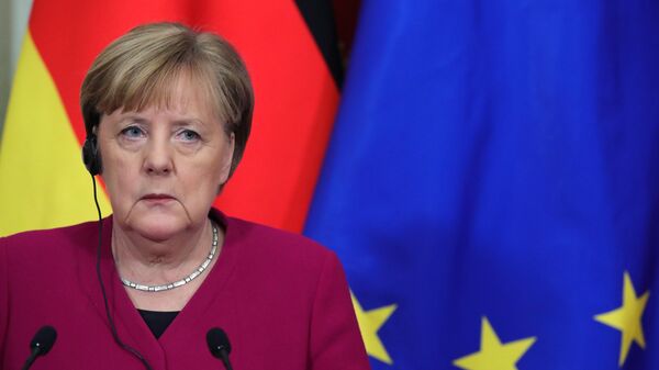 "Просто первый шаг". Меркель прокомментировала риск санкций от ЕС