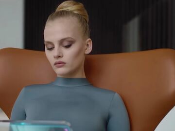 Кадр из видео группы На-На на песню Зинаида