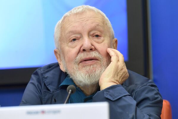 Режиссер Сергей Соловьев Режиссер Сергей Соловьев
