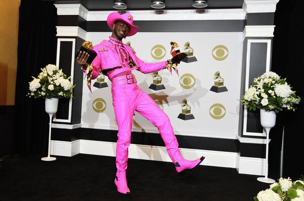 Рэп-исполнитель Lil Nas X на церемонии вручения премии Грэмми в Лос-Анджелесе Рэп-исполнитель Lil Nas X на церемонии вручения премии Грэмми в Лос-Анджелесе