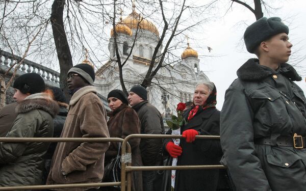 У храма Христа Спасителя в Москве У храма Христа Спасителя в Москве