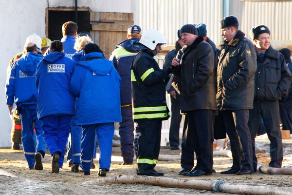 Пожар в строящихся подземных гаражах юго-востоке Москвы ликвидирован Пожар в строящихся подземных гаражах юго-востоке Москвы ликвидирован