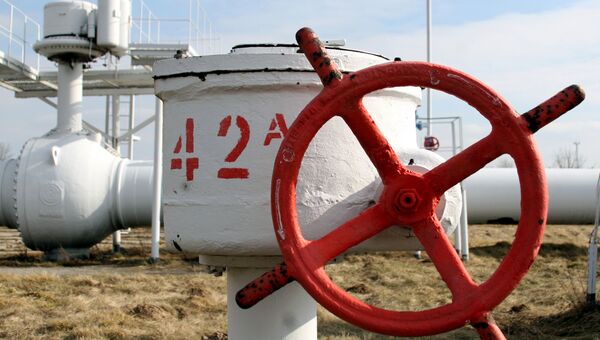 Россия, скорее всего, согласится на просьбу Украины сократить в 2009 году поставки газа с предусмотренных контрактом между Нафтогазом и Газпромом 40 миллиардов до 33 миллиардов кубометров Россия, скорее всего, согласится на просьбу Украины сократить в 2009 году поставки газа с предусмотренных контрактом между Нафтогазом и Газпромом 40 миллиардов до 33 миллиардов кубометров