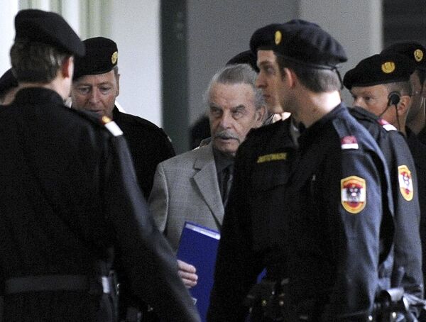 Австрийский маньяк Фритцль приговорен к пожизненному заключению Австрийский маньяк Фритцль приговорен к пожизненному заключению