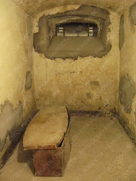 За историю существования тюрьмы 17 узников были приговорены к повешению, гробы с их останками были обнаружены вдоль стен тюрьмы За историю существования тюрьмы 17 узников были приговорены к повешению, гробы с их останками были обнаружены вдоль стен тюрьмы