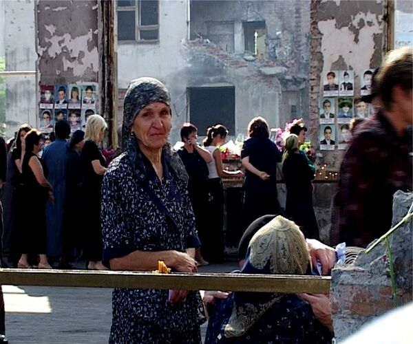 Родители детей, пострадавших в Беслане, должны заплатить налог - ФНС Родители детей, пострадавших в Беслане, должны заплатить налог - ФНС