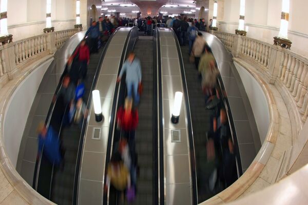 Выход в город со станции Курская Кольцевой линии. Архив Выход в город со станции Курская Кольцевой линии. Архив
