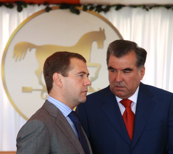 Президент РФ Дмитрий Медведев и президент Таджикистана Эмомали Рахмон Президент РФ Дмитрий Медведев и президент Таджикистана Эмомали Рахмон