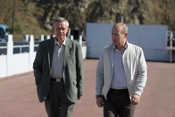 Премьер-министр РФ Владимир Путин встретился с писателем Валентином Распутиным Премьер-министр РФ Владимир Путин встретился с писателем Валентином Распутиным