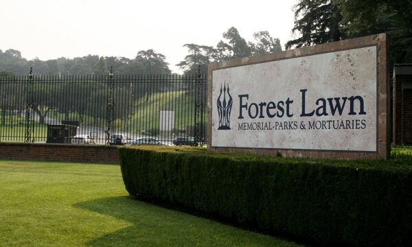 Кладбище Forest Lawn Memorial Park в Калифорнии Кладбище Forest Lawn Memorial Park в Калифорнии