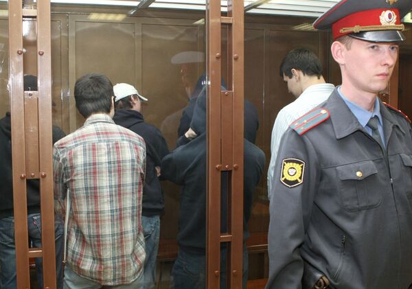 Банде московских скинхедов, обвиняемых в покушениях на иностранцев, вынесен приговор Банде московских скинхедов, обвиняемых в покушениях на иностранцев, вынесен приговор