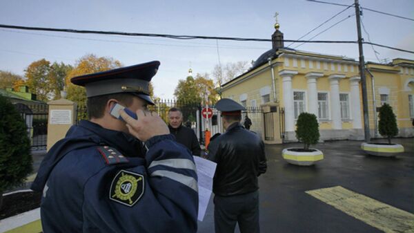 На улицах, прилегающих к Ваганьковскому кладбищу, усилены меры безопасности в связи с похоронами Вячеслава Иванькова На улицах, прилегающих к Ваганьковскому кладбищу, усилены меры безопасности в связи с похоронами Вячеслава Иванькова