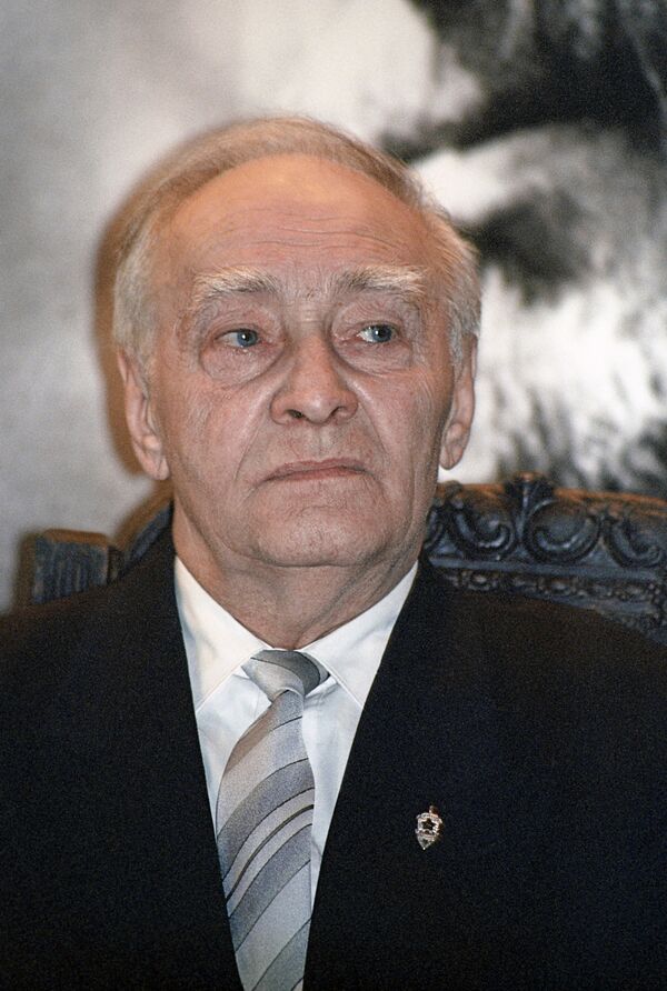 Артист Вячеслав Тихонов Артист Вячеслав Тихонов
