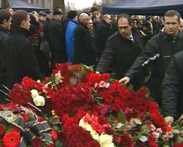 Санк-Петербург прощается с жертвами крушения Невского экспресса Санк-Петербург прощается с жертвами крушения Невского экспресса