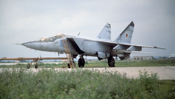 Советский истребитель-перехватчик МиГ-25. Архивное фото Советский истребитель-перехватчик МиГ-25. Архивное фото