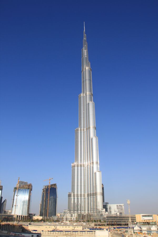 Дом 160 этажей. Бурдж Халифа 163 этаж. Бурдж Халифа высота. Дубай самый высокий небоскреб. Высота небоскреба в Дубае.