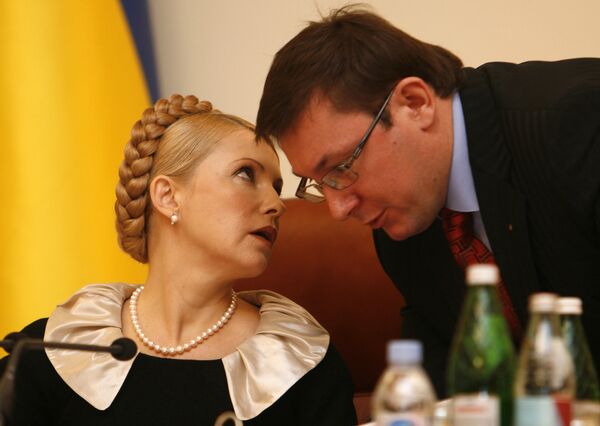 Премьер-министр Украины Юлия Тимошенко и министр внутренних дел Украины Юрий Луценко. Архив Премьер-министр Украины Юлия Тимошенко и министр внутренних дел Украины Юрий Луценко. Архив