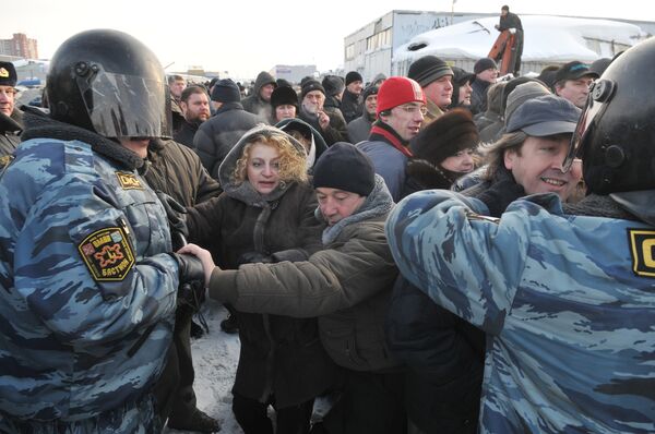 Выселение с Хасанского рынка в Санкт-Петербурге торговцев. Архив Выселение с Хасанского рынка в Санкт-Петербурге торговцев. Архив