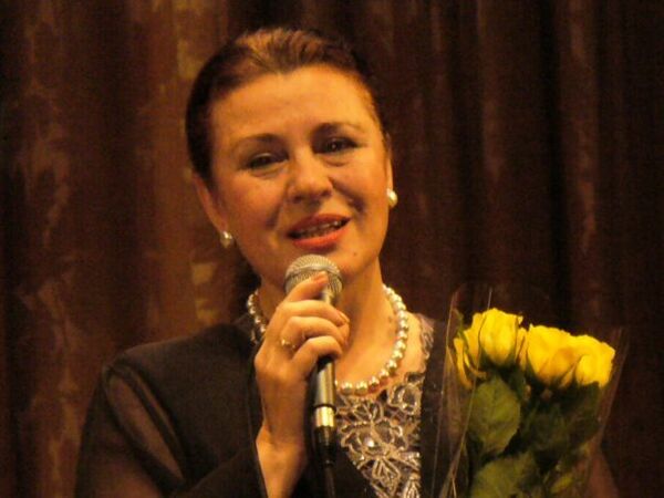 Певица Валентина Толкунова Певица Валентина Толкунова