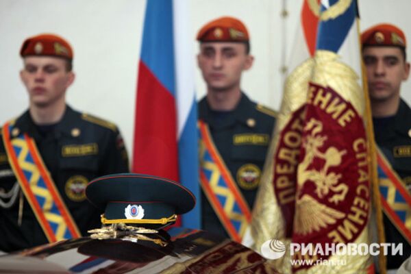 Прощание с начальником службы пожаротушения Москвы Евгением Чернышовым Прощание с начальником службы пожаротушения Москвы Евгением Чернышовым