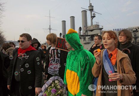 Похороны мертворожденной Монстрации в Санкт-Петербурге Похороны мертворожденной Монстрации в Санкт-Петербурге