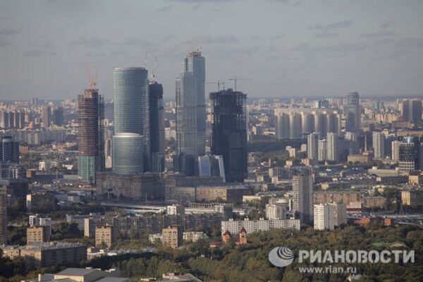 Вид на Москву с верхнего этажа МГУ Вид на Москву с верхнего этажа МГУ