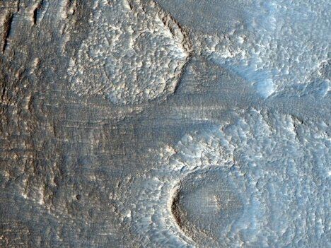 Снимок поверхности Марса, полученный камерой HiRISE Снимок поверхности Марса, полученный камерой HiRISE