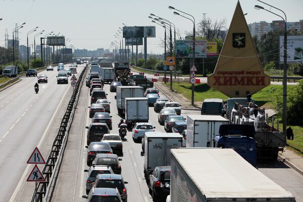 Затруднено движение на Ленинградском шоссе в связи с ремонтными работами на путепроводе Октябрьской железной дороги Затруднено движение на Ленинградском шоссе в связи с ремонтными работами на путепроводе Октябрьской железной дороги