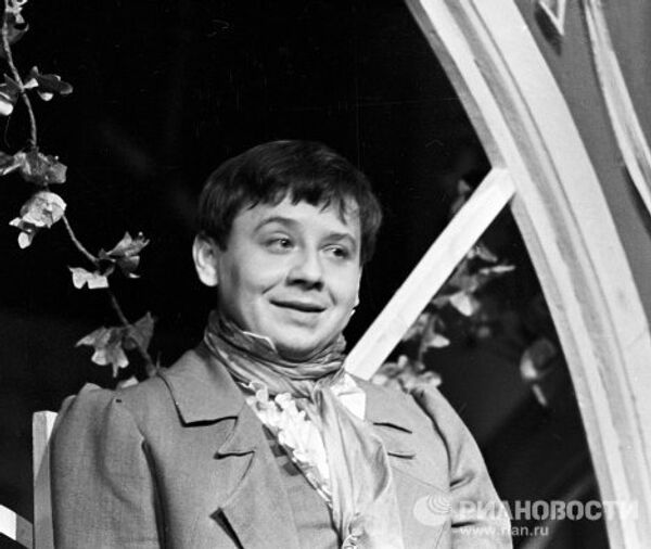Табаков в спектакле Обыкновенная история Табаков в спектакле Обыкновенная история