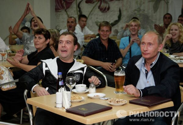 Президент РФ Д.Медведев и премьер-министр РФ В.Путин в Сочи Президент РФ Д.Медведев и премьер-министр РФ В.Путин в Сочи