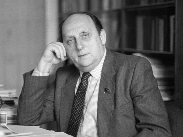 Георгий Арбатов Георгий Арбатов