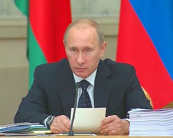 Путин сравнил проблемы России и Белоруссии с семейными спорами Путин сравнил проблемы России и Белоруссии с семейными спорами