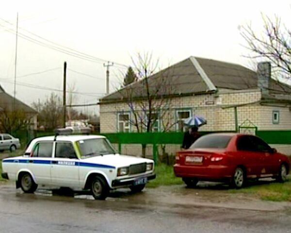 Неизвестный убил девушку и ранил трех человек в Славянске-на-Кубани Неизвестный убил девушку и ранил трех человек в Славянске-на-Кубани