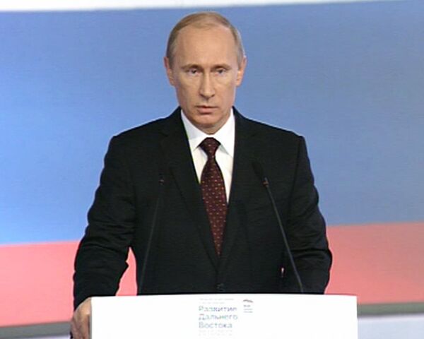 Путин уверен, что пошлины на ввоз старых иномарок спасли автопром РФ Путин уверен, что пошлины на ввоз старых иномарок спасли автопром РФ