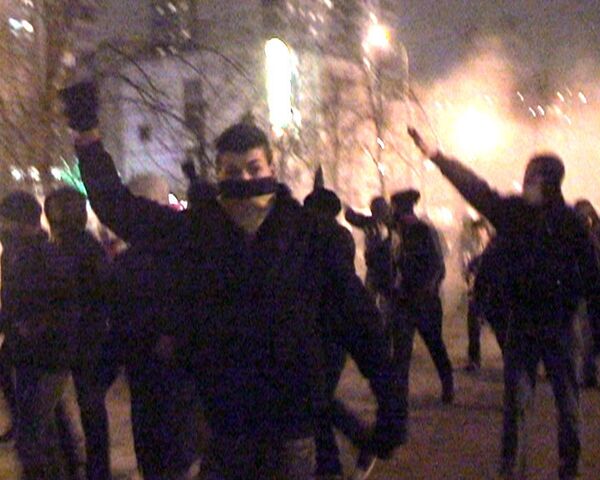 Около ста фанатов пытались устроить беспорядки в Сокольниках Около ста фанатов пытались устроить беспорядки в Сокольниках