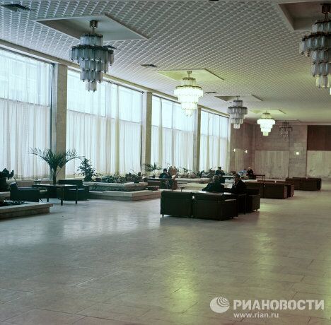 Вестибюль гостиницы Вестибюль гостиницы