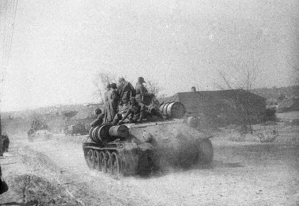 Танки 64-ой армии на подступах в Сталинграду Танки 64-ой армии на подступах в Сталинграду
