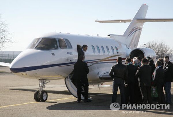 Прилет главного тренера ФК Терек Руда Гуллита в Грозный Прилет главного тренера ФК Терек Руда Гуллита в Грозный
