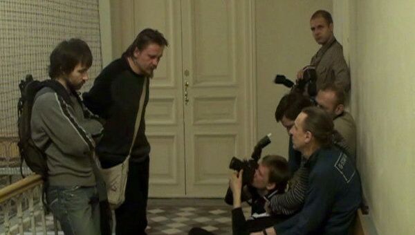 Арт-группа Война оплачивает услуги адвокатов политзаключенных Арт-группа Война оплачивает услуги адвокатов политзаключенных
