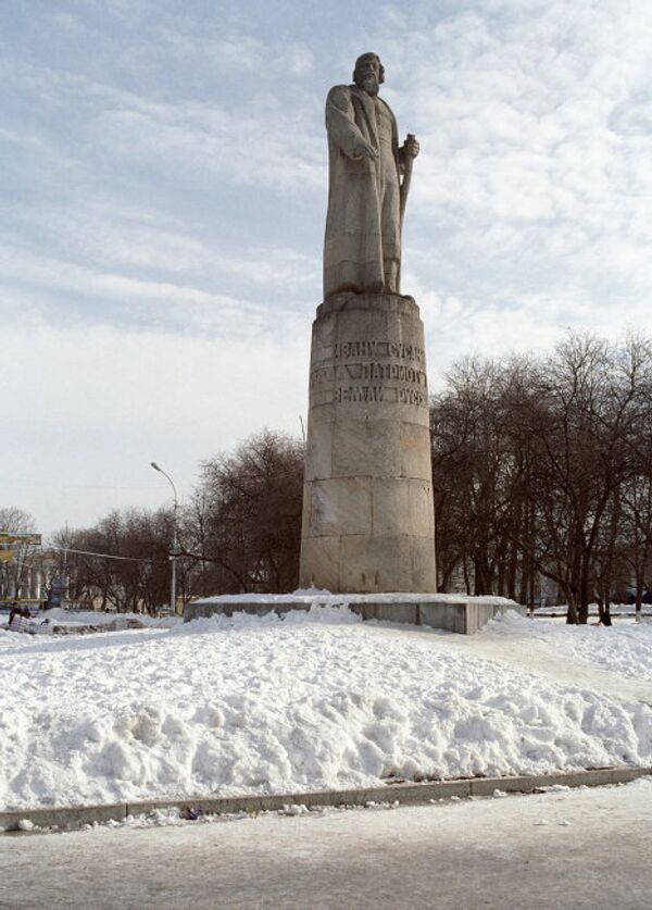 Памятник Ивану Сусанину Памятник Ивану Сусанину