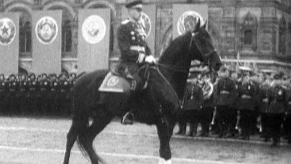 Маршал Рокоссовский командовал парадом Победы 24 июня 1945 года Маршал Рокоссовский командовал парадом Победы 24 июня 1945 года