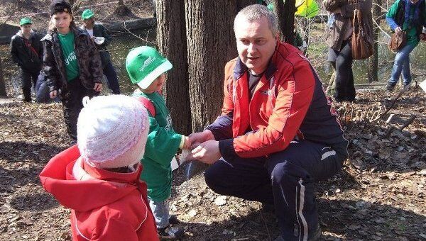 Участники медиасубботника в Нескучном саду в Москве. Архив Участники медиасубботника в Нескучном саду в Москве. Архив