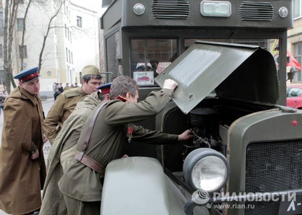 Ретро-автопробег военной техники времен Великой Отечественной войны в Санкт-Петербурге Ретро-автопробег военной техники времен Великой Отечественной войны в Санкт-Петербурге