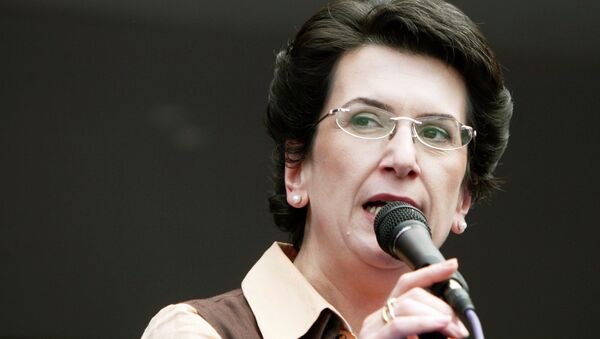 Одна из лидеров оппозиционного Народного собрания Грузии Нино Бурджанадзе на митинге в Тбилиси Одна из лидеров оппозиционного Народного собрания Грузии Нино Бурджанадзе на митинге в Тбилиси