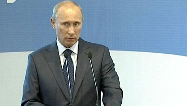 Путин считает, что самоуправление на селе часто существует лишь на бумаге Путин считает, что самоуправление на селе часто существует лишь на бумаге