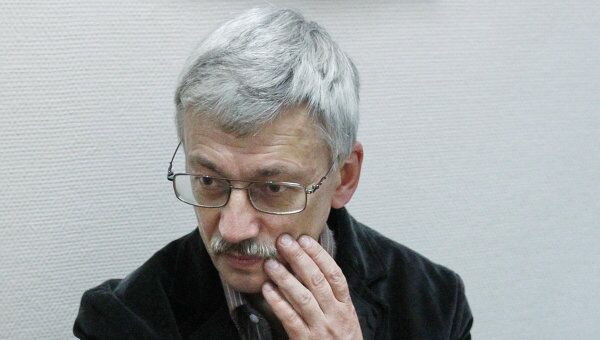 Глава правозащитного центра Мемориал Олег Орлов. Архив Глава правозащитного центра Мемориал Олег Орлов. Архив