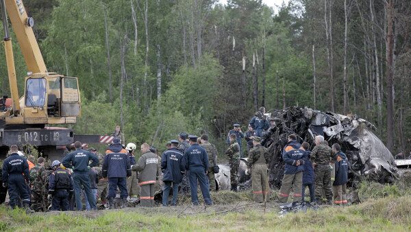 Ситуация на месте крушения самолета Ту-134 под Петрозаводском Ситуация на месте крушения самолета Ту-134 под Петрозаводском