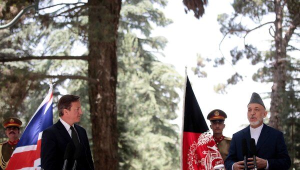 Совместная пресс-конференция Хамида Карзая с британским премьером Дэвидом Кэмероном в Кабуле Совместная пресс-конференция Хамида Карзая с британским премьером Дэвидом Кэмероном в Кабуле
